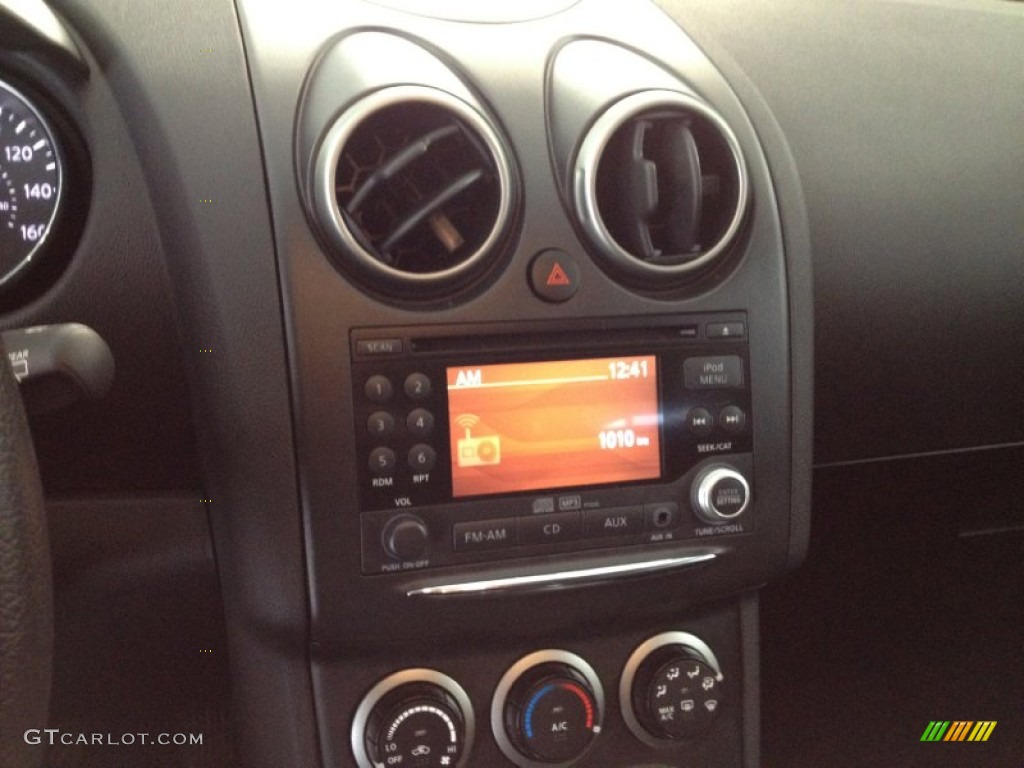 2011 Rogue SV AWD - Cayenne Red / Black photo #17