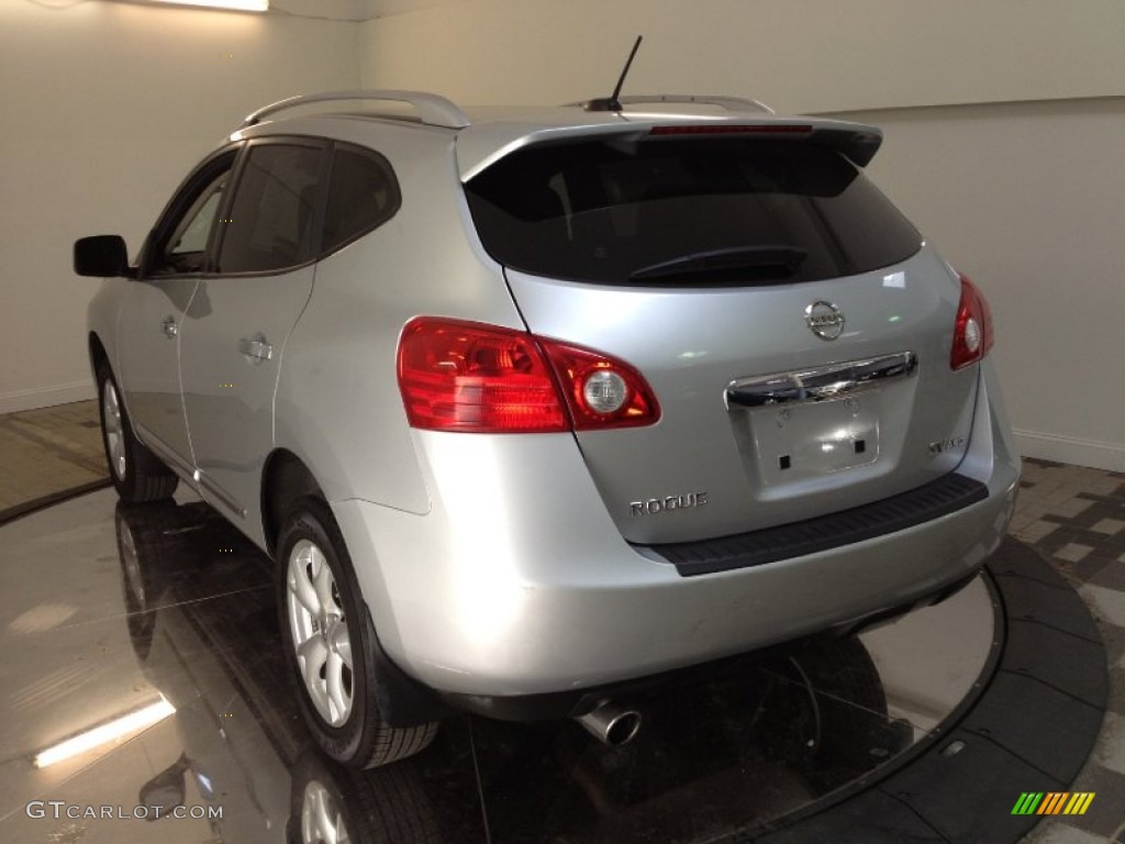 2011 Rogue SV AWD - Silver Ice Metallic / Black photo #6