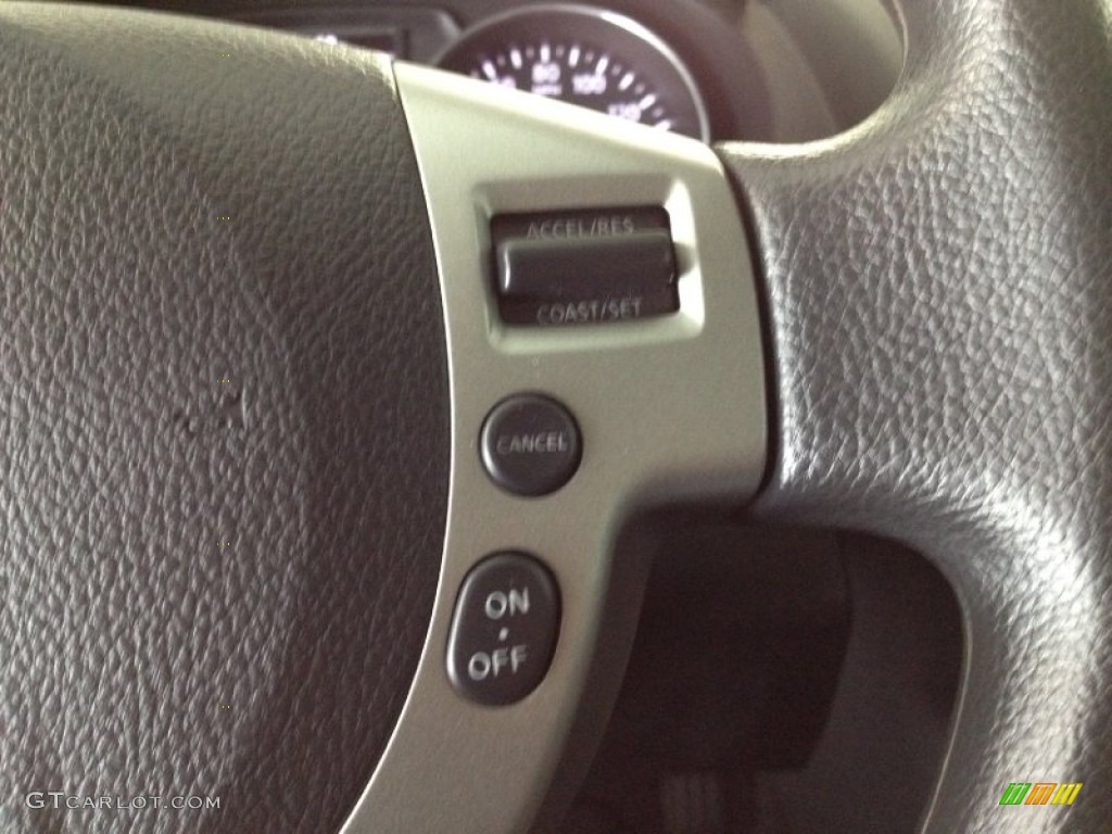 2011 Rogue SV AWD - Silver Ice Metallic / Black photo #20