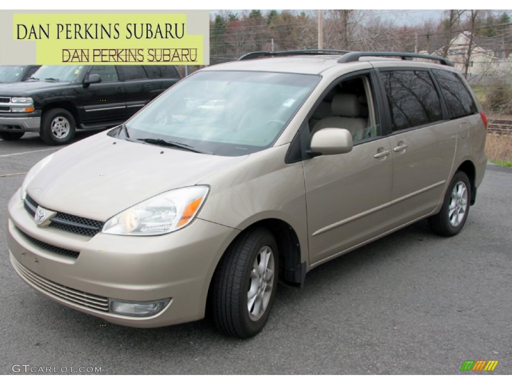 2004 Sienna XLE AWD - Desert Sand Mica / Fawn Beige photo #1