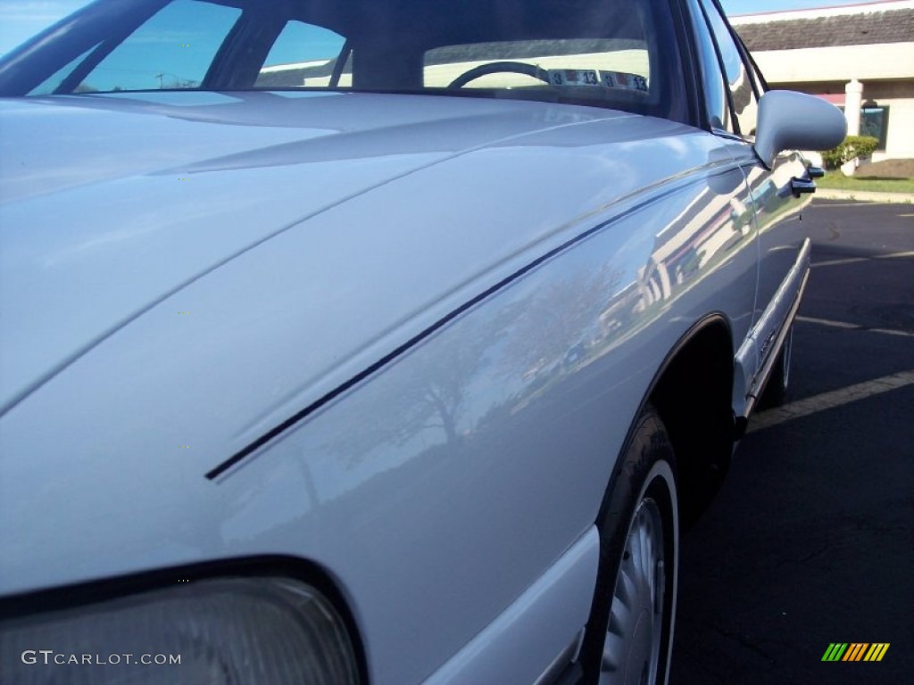1998 LeSabre Custom - Bright White / Medium Blue photo #22