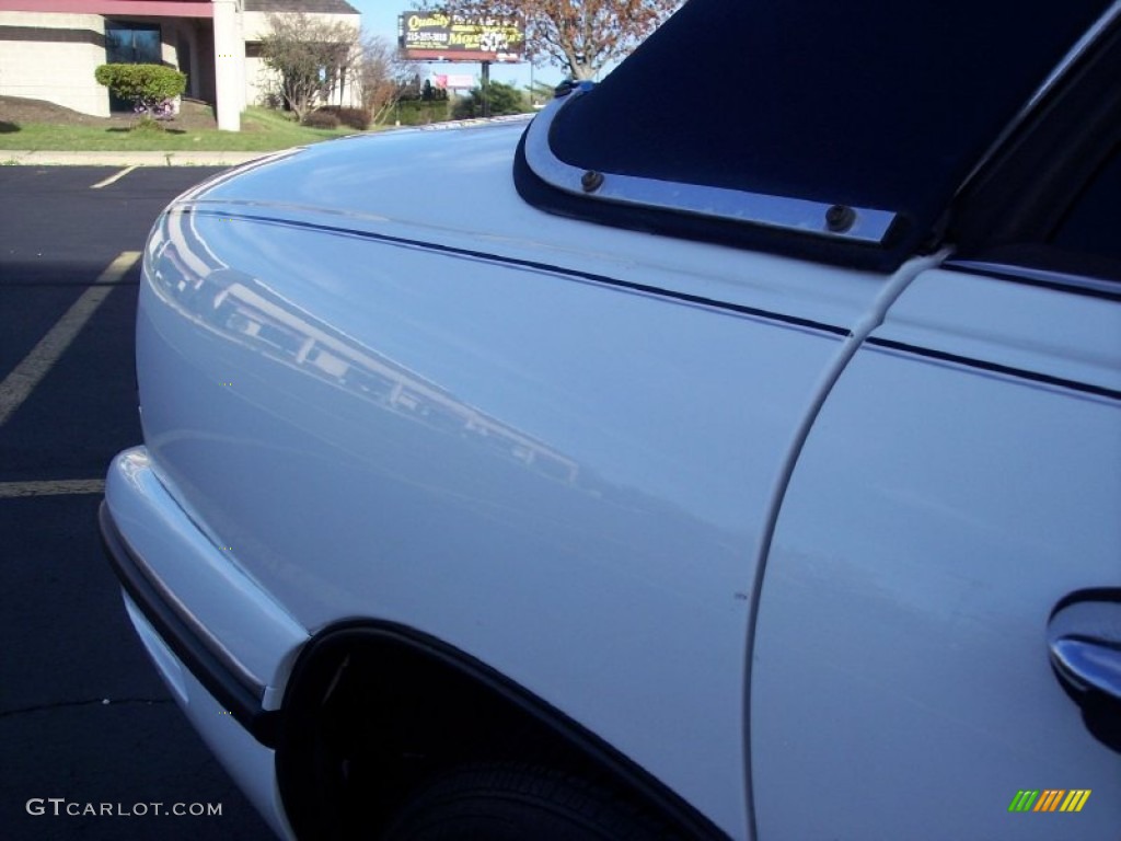 1998 LeSabre Custom - Bright White / Medium Blue photo #26