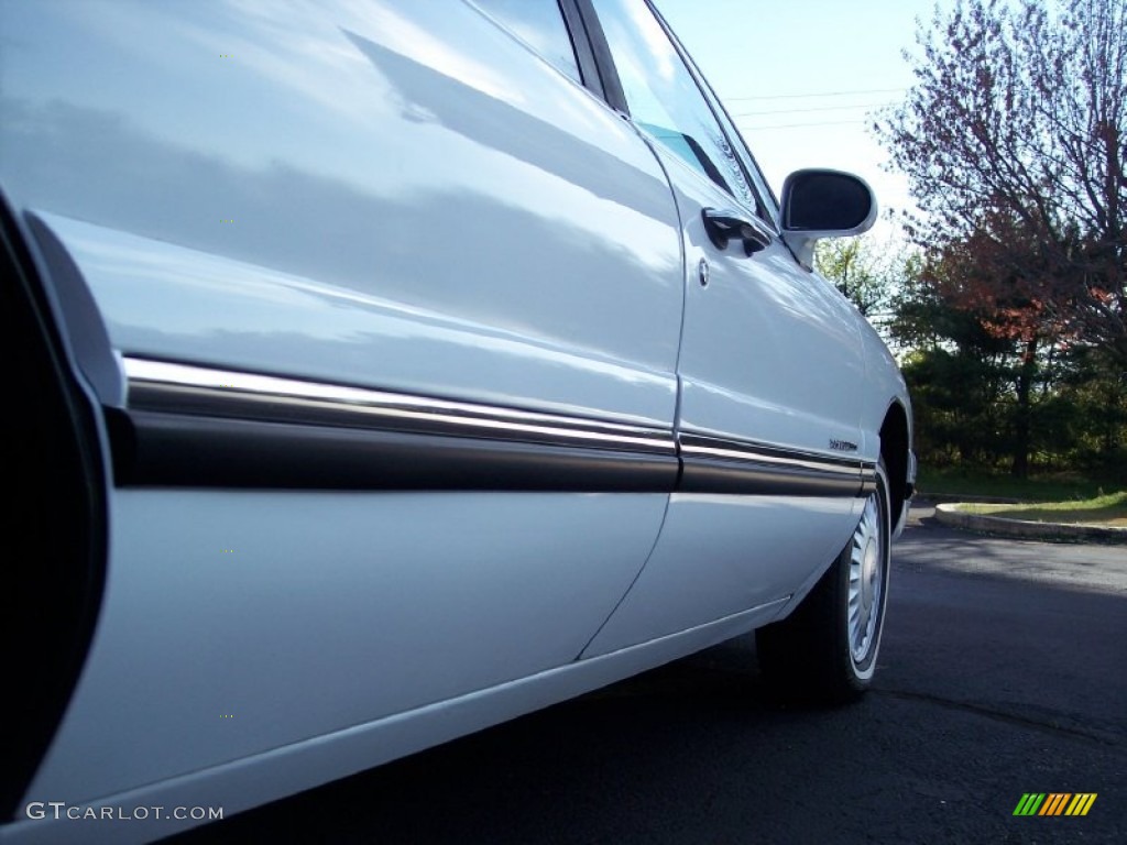 1998 LeSabre Custom - Bright White / Medium Blue photo #31