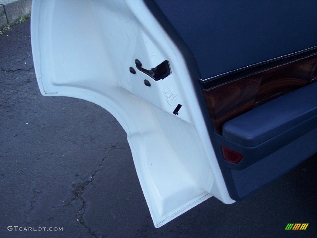 1998 LeSabre Custom - Bright White / Medium Blue photo #69