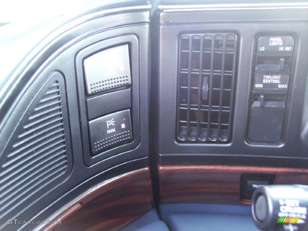 1998 LeSabre Custom - Bright White / Medium Blue photo #81