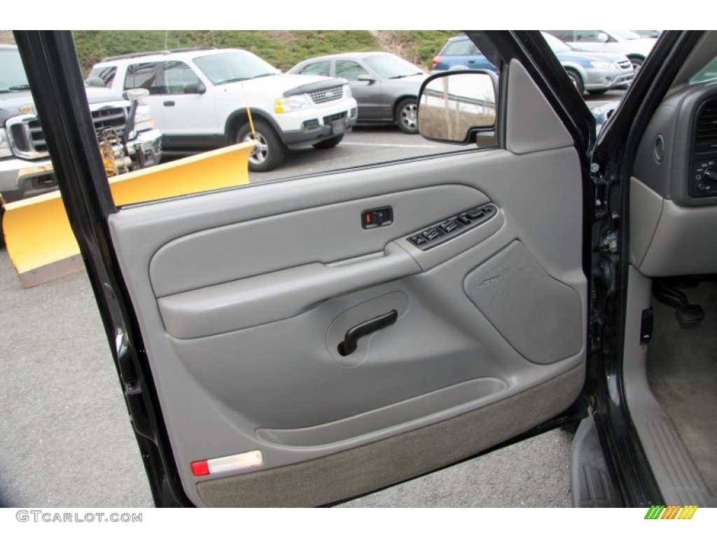 2004 Tahoe LS 4x4 - Black / Gray/Dark Charcoal photo #13