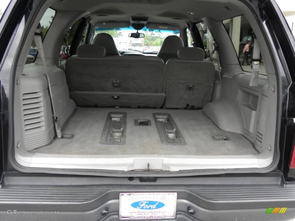 2002 Expedition XLT 4x4 - Black / Medium Graphite photo #17