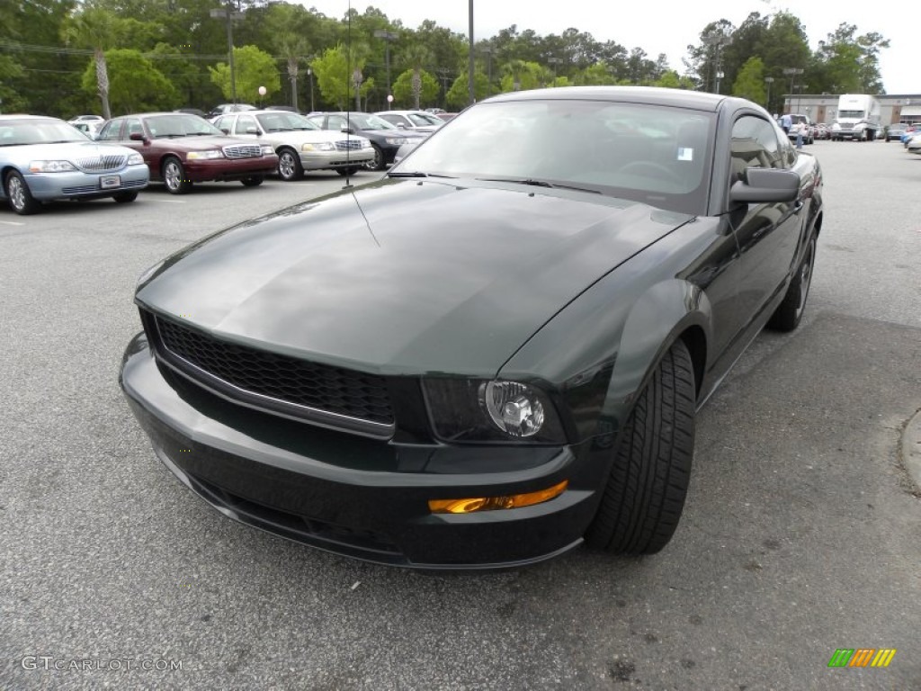 2009 Mustang Bullitt Coupe - Dark Highland Green Metallic / Dark Charcoal photo #21