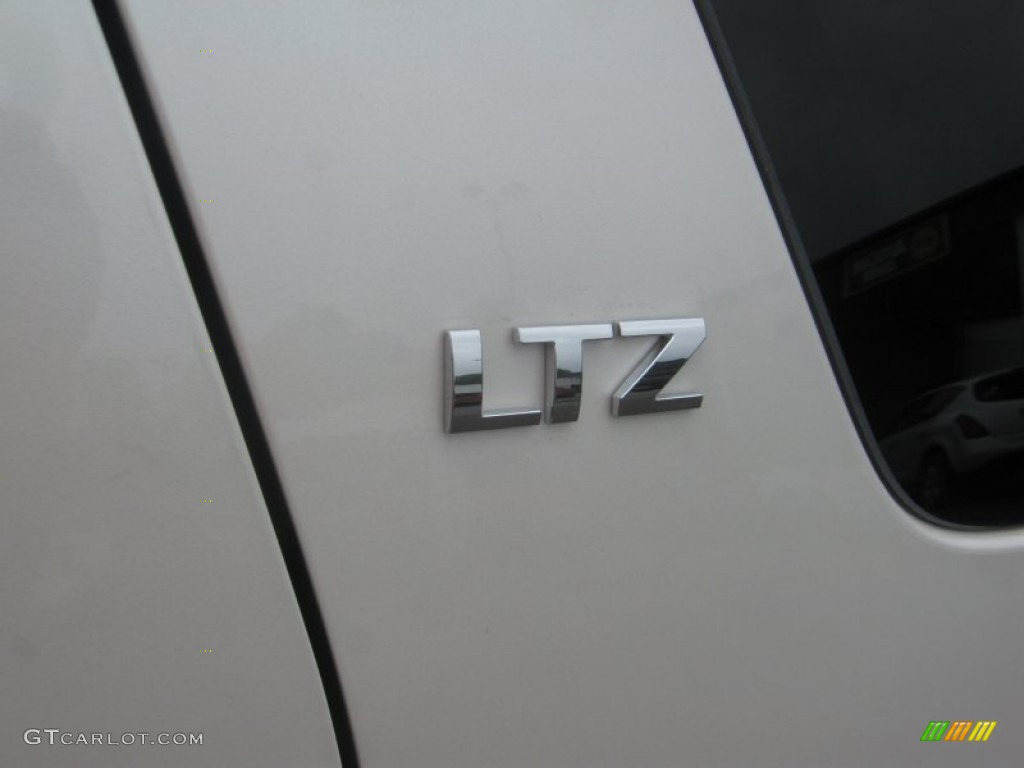 2012 Chevrolet Tahoe LTZ Marks and Logos Photos