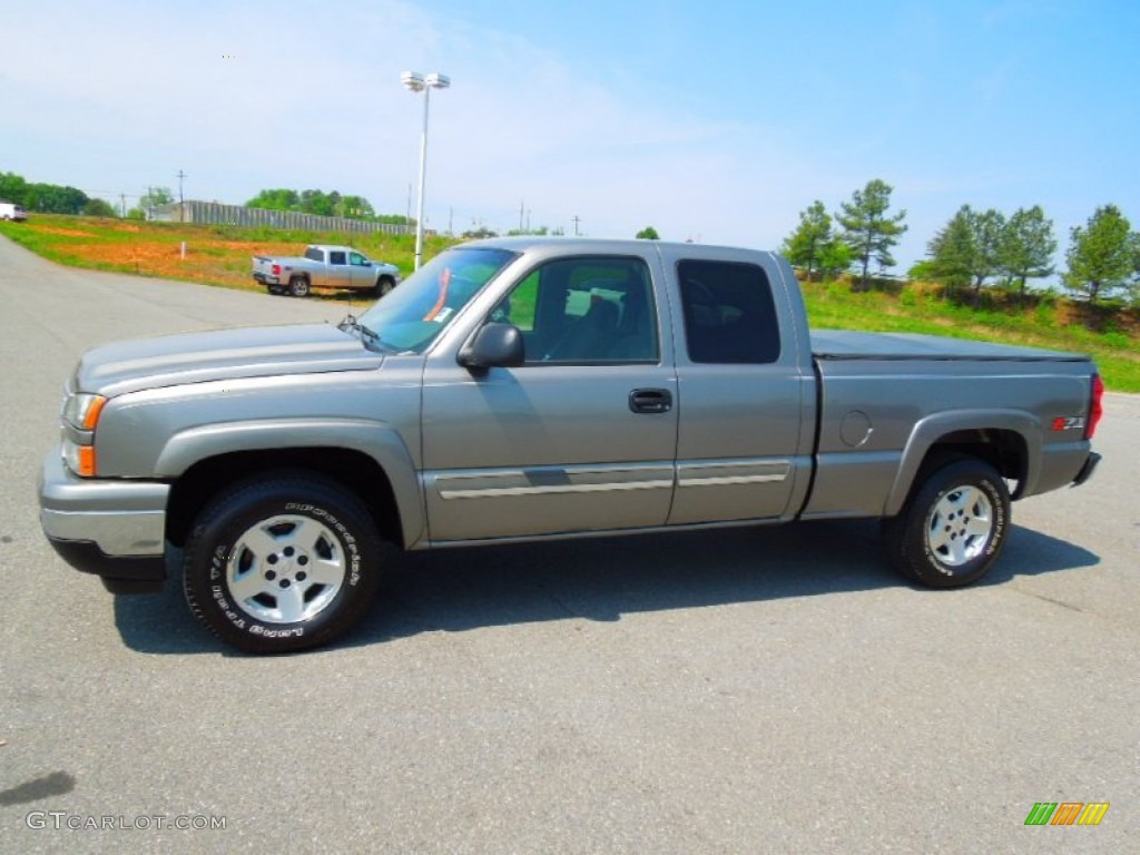 2006 Silverado 1500 LT Extended Cab 4x4 - Graystone Metallic / Dark Charcoal photo #4