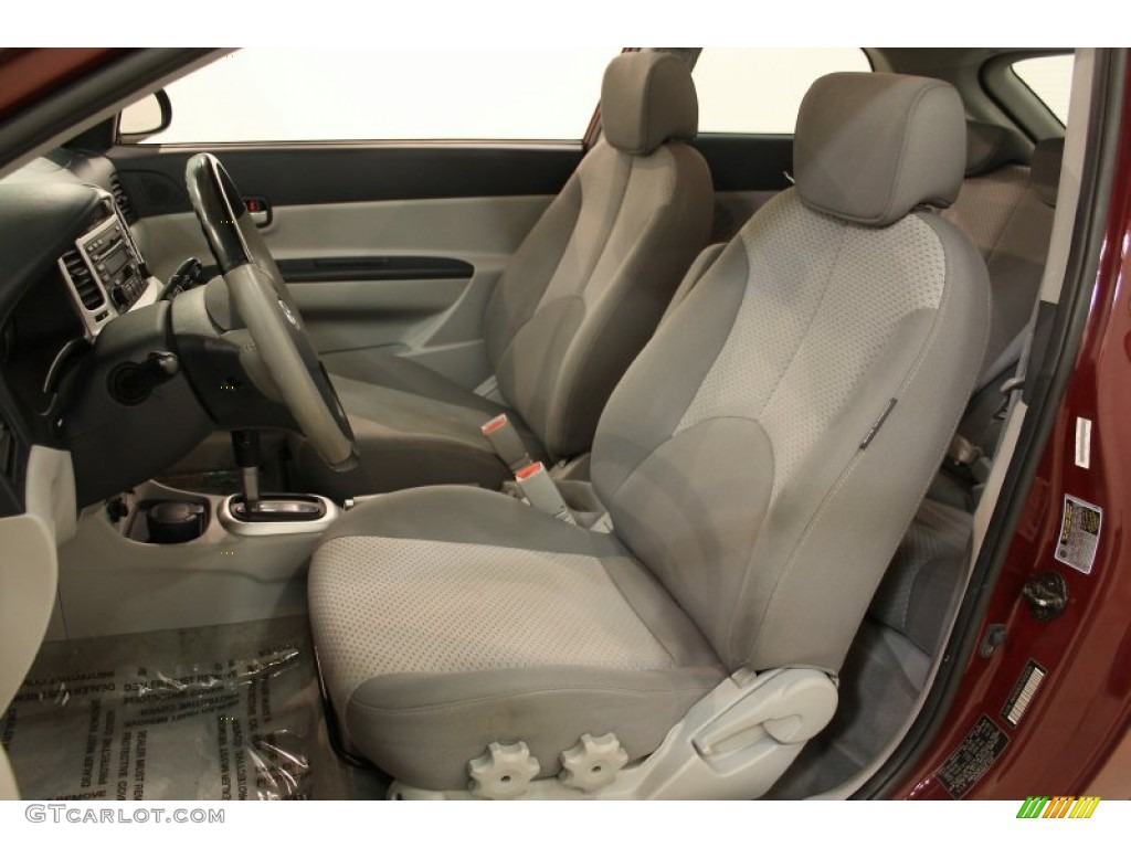 2007 Hyundai Accent SE Coupe Front Seat Photo #63313827