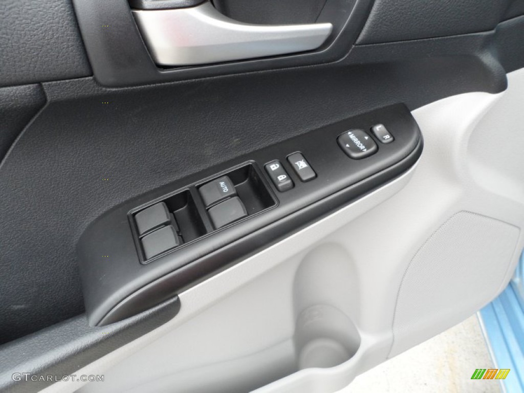 2012 Toyota Camry LE Controls Photo #63314816