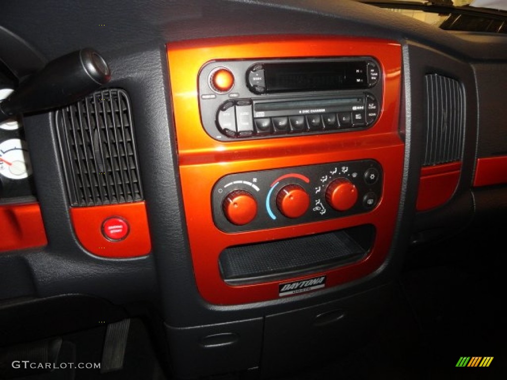 2005 Dodge Ram 1500 SLT Daytona Regular Cab Controls Photo #63314885