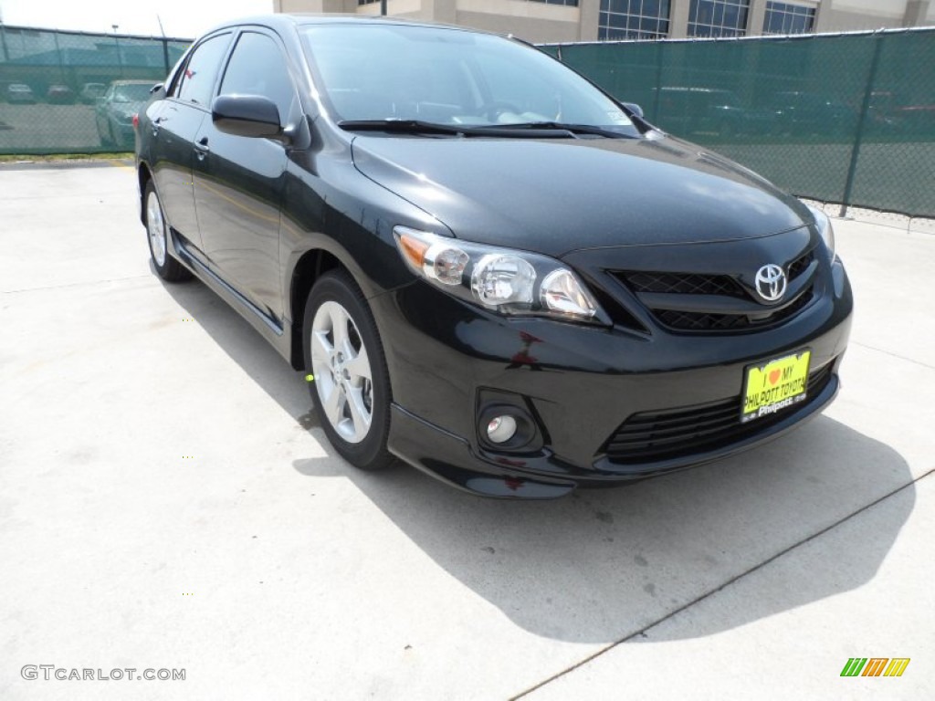 Black Sand Pearl Toyota Corolla