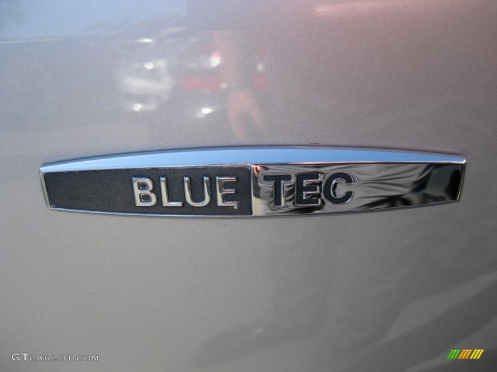 2009 ML 320 BlueTec 4Matic - Iridium Silver Metallic / Black photo #22