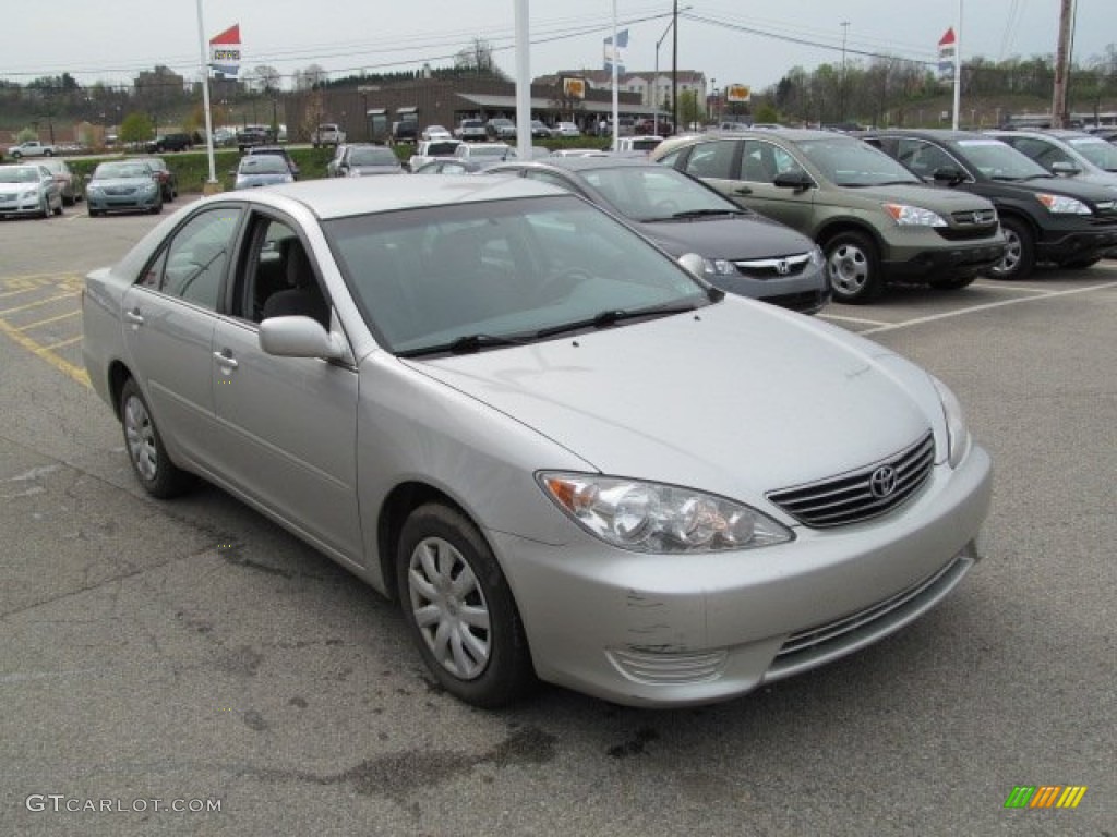 Lunar Mist Metallic 2005 Toyota Camry LE Exterior Photo #63330346