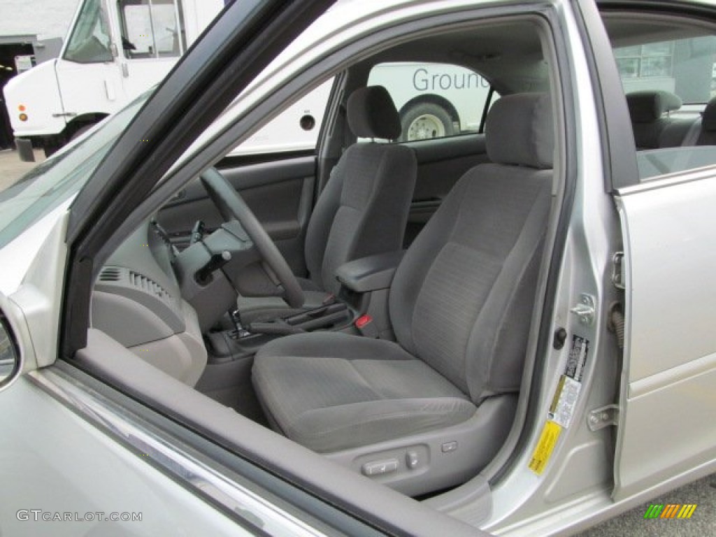 Gray Interior 2005 Toyota Camry LE Photo #63330388