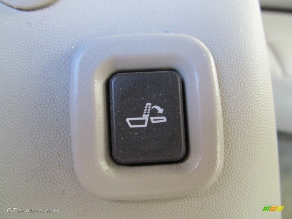 2006 SRX V6 - Blackberry / Light Gray photo #12