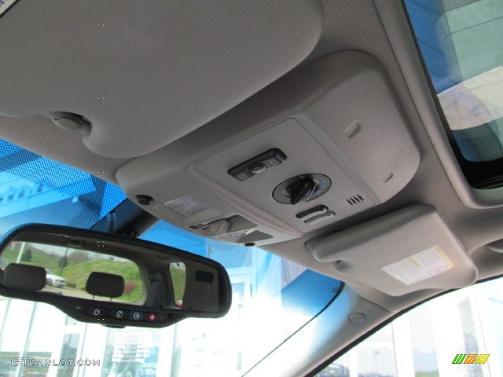 2006 SRX V6 - Blackberry / Light Gray photo #16
