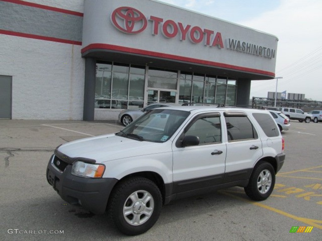 2003 Escape XLT V6 4WD - Oxford White / Medium Dark Flint photo #1