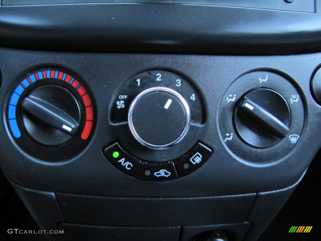 2009 Chevrolet Aveo Aveo5 LS Controls Photos