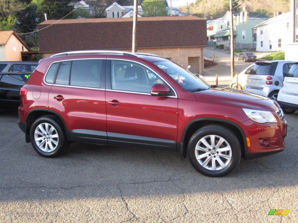 2009 Tiguan SE 4Motion - Wild Cherry Metallic / Charcoal photo #1