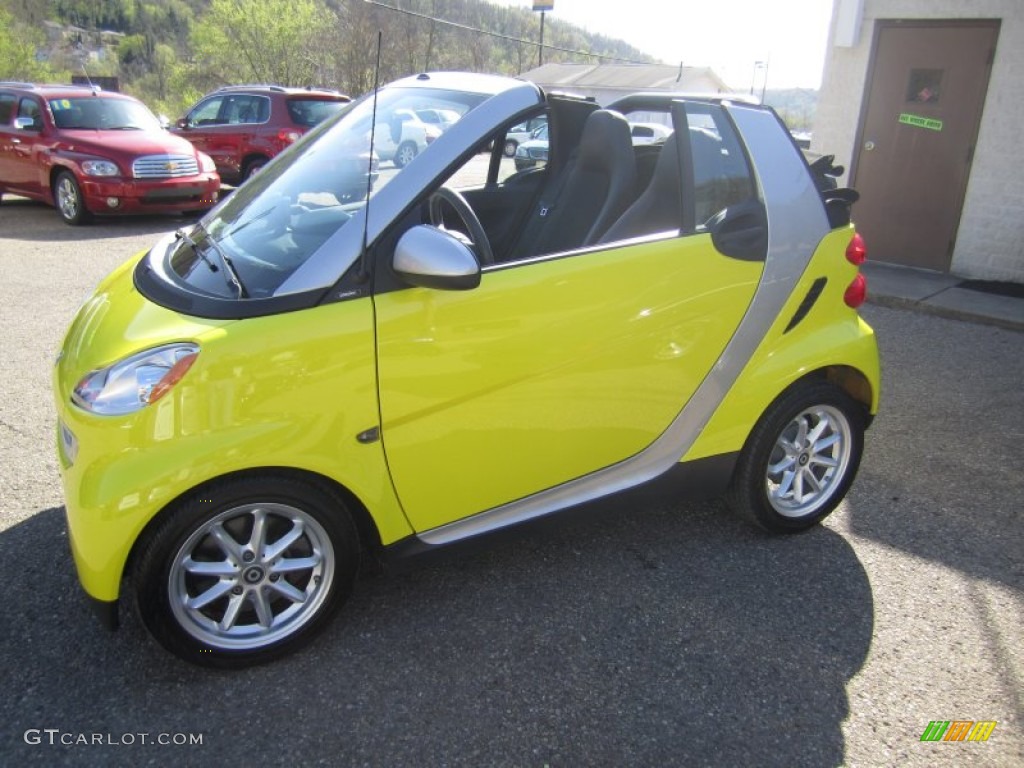 2008 fortwo passion cabriolet - Light Yellow / Design Black photo #7