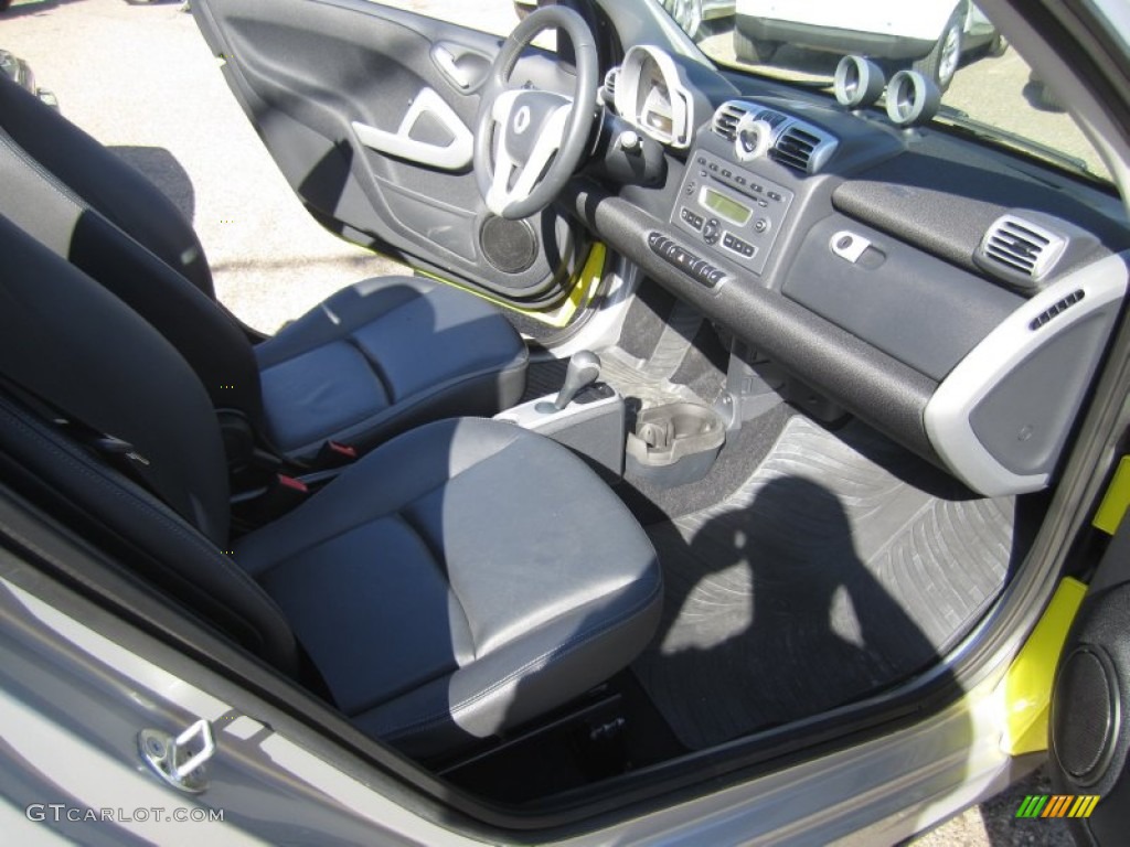 2008 fortwo passion cabriolet - Light Yellow / Design Black photo #13