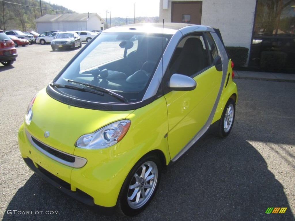 2008 fortwo passion cabriolet - Light Yellow / Design Black photo #20