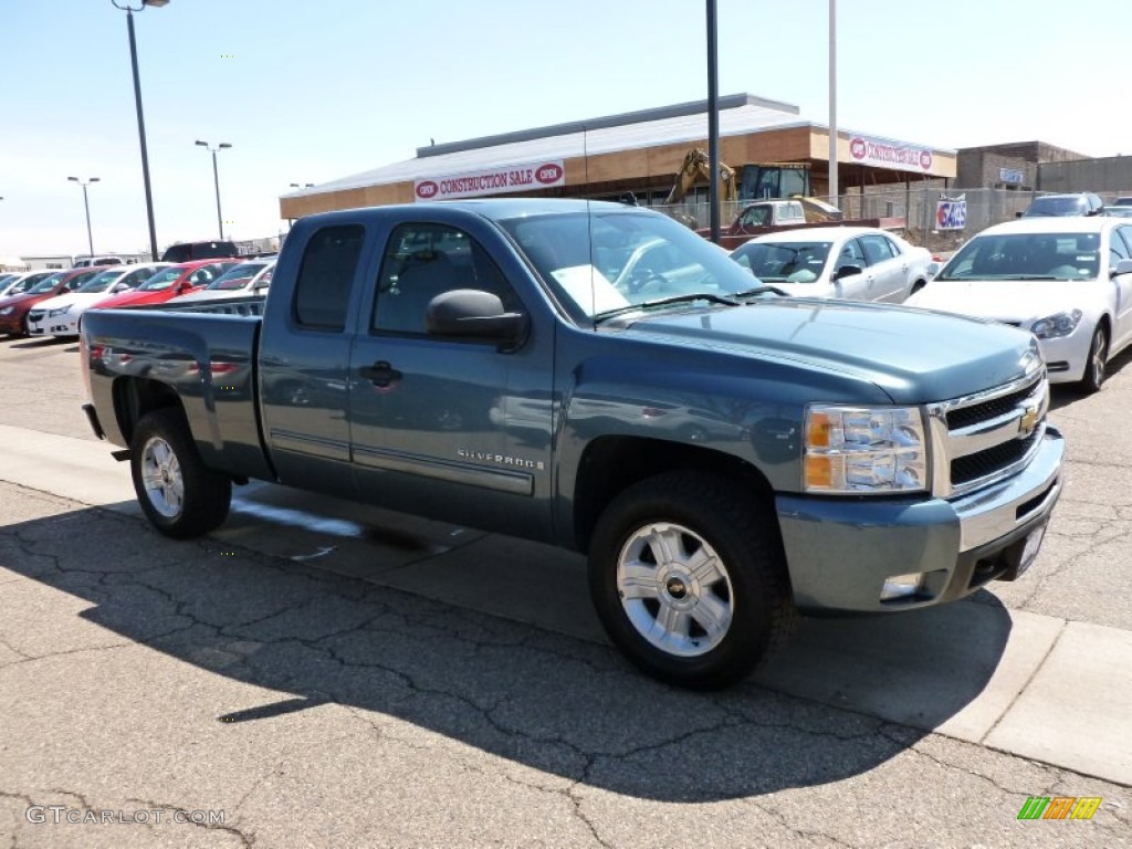 2009 Silverado 1500 LT Extended Cab 4x4 - Blue Granite Metallic / Ebony photo #2