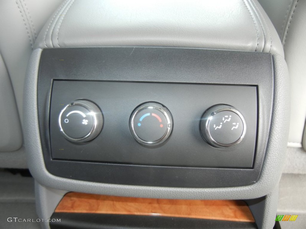 2010 Enclave CXL - Quicksilver Metallic / Titanium/Dark Titanium photo #12