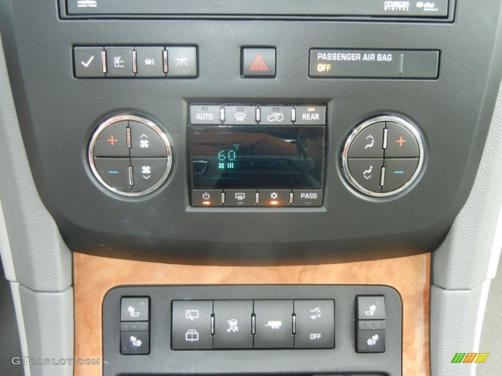 2010 Enclave CXL - Quicksilver Metallic / Titanium/Dark Titanium photo #26