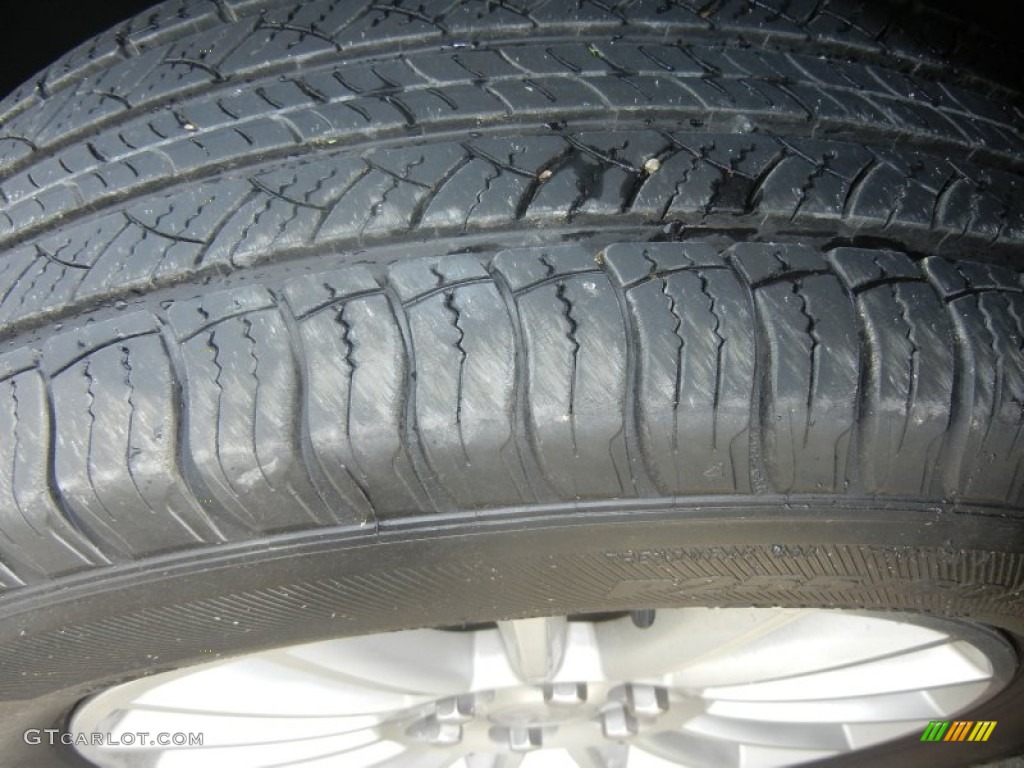 2010 Enclave CXL - Quicksilver Metallic / Titanium/Dark Titanium photo #32