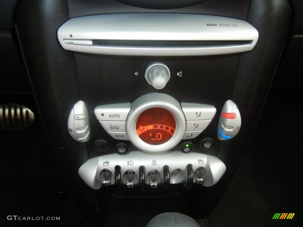 2009 Mini Cooper S Hardtop Controls Photo #63339500