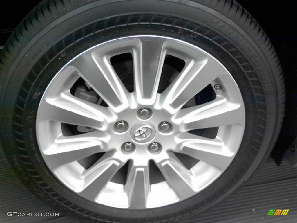 2012 Sienna XLE AWD - Silver Sky Metallic / Light Gray photo #6
