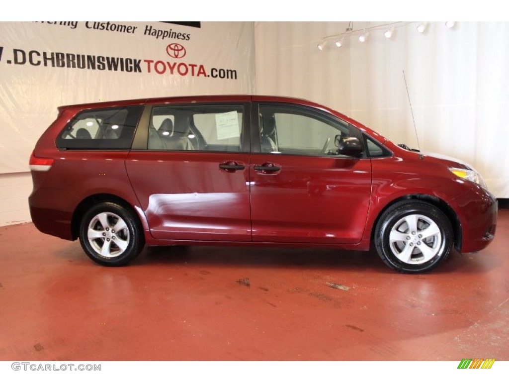2011 Sienna V6 - Salsa Red Pearl / Bisque photo #5