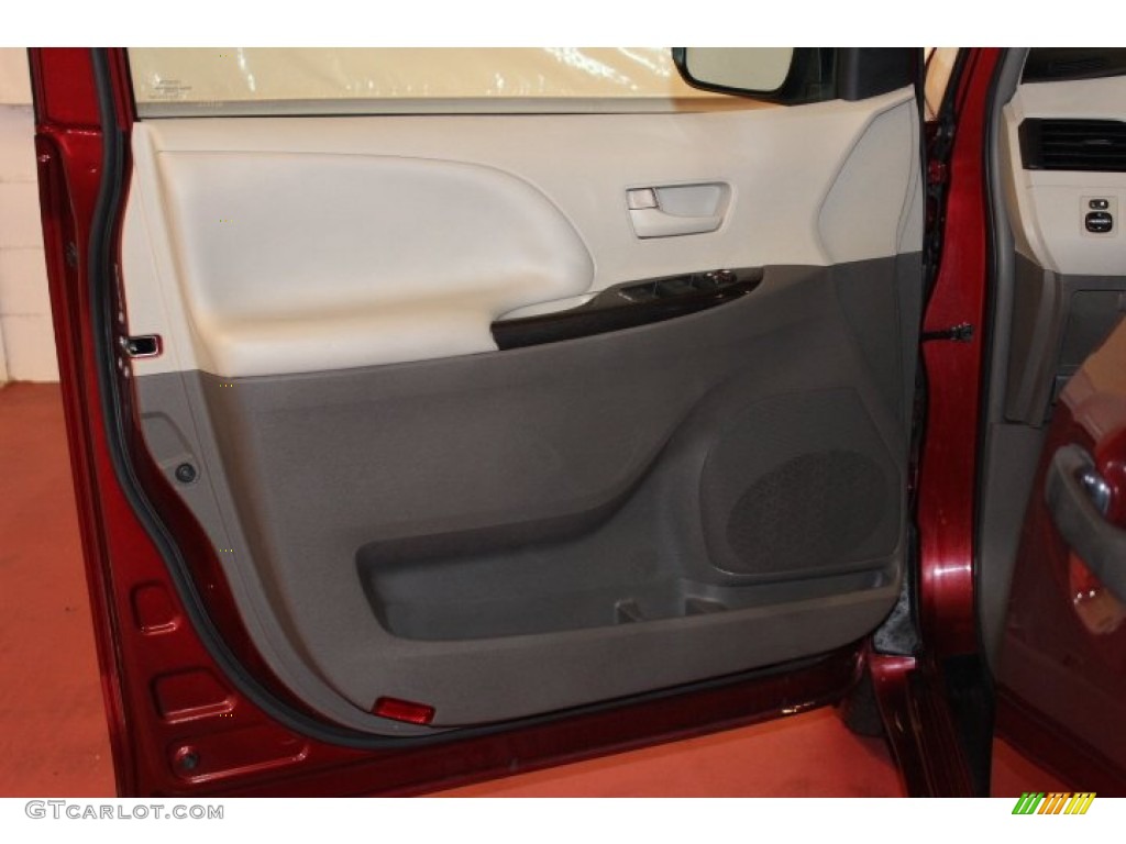 2011 Sienna V6 - Salsa Red Pearl / Bisque photo #9