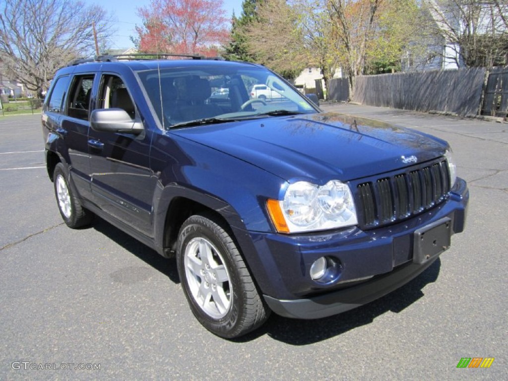 2006 Grand Cherokee Laredo 4x4 - Midnight Blue Pearl / Khaki photo #11