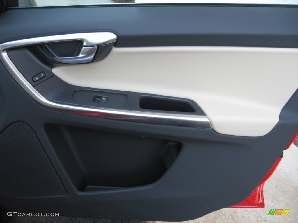 2012 Volvo XC60 T6 R-Design Door Panel Photos