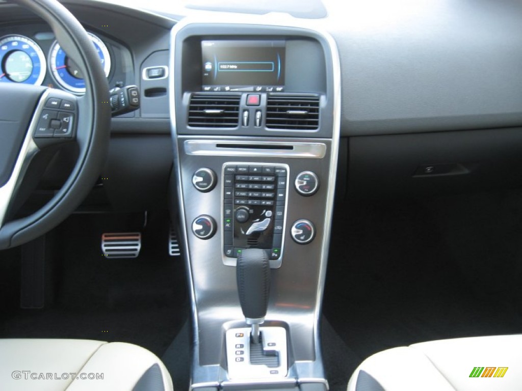 2012 Volvo XC60 T6 R-Design Controls Photo #63347235