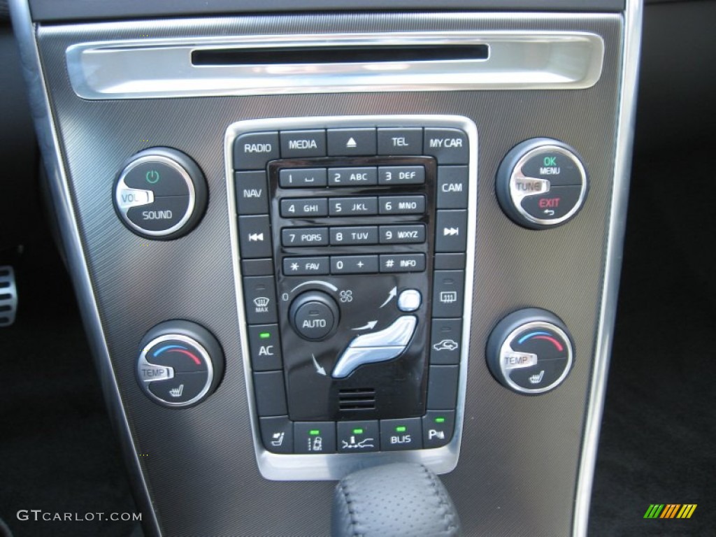 2012 Volvo XC60 T6 R-Design Controls Photo #63347255