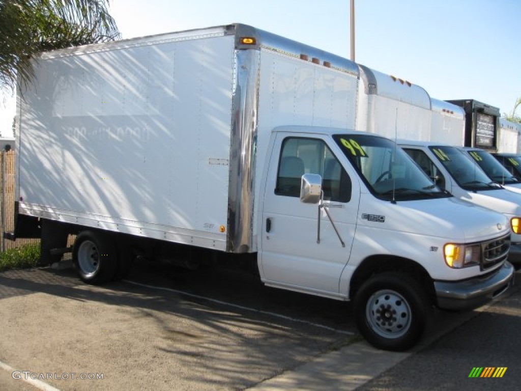 1999 E Series Cutaway E350 Commercial Moving Truck - Oxford White / Medium Graphite photo #1