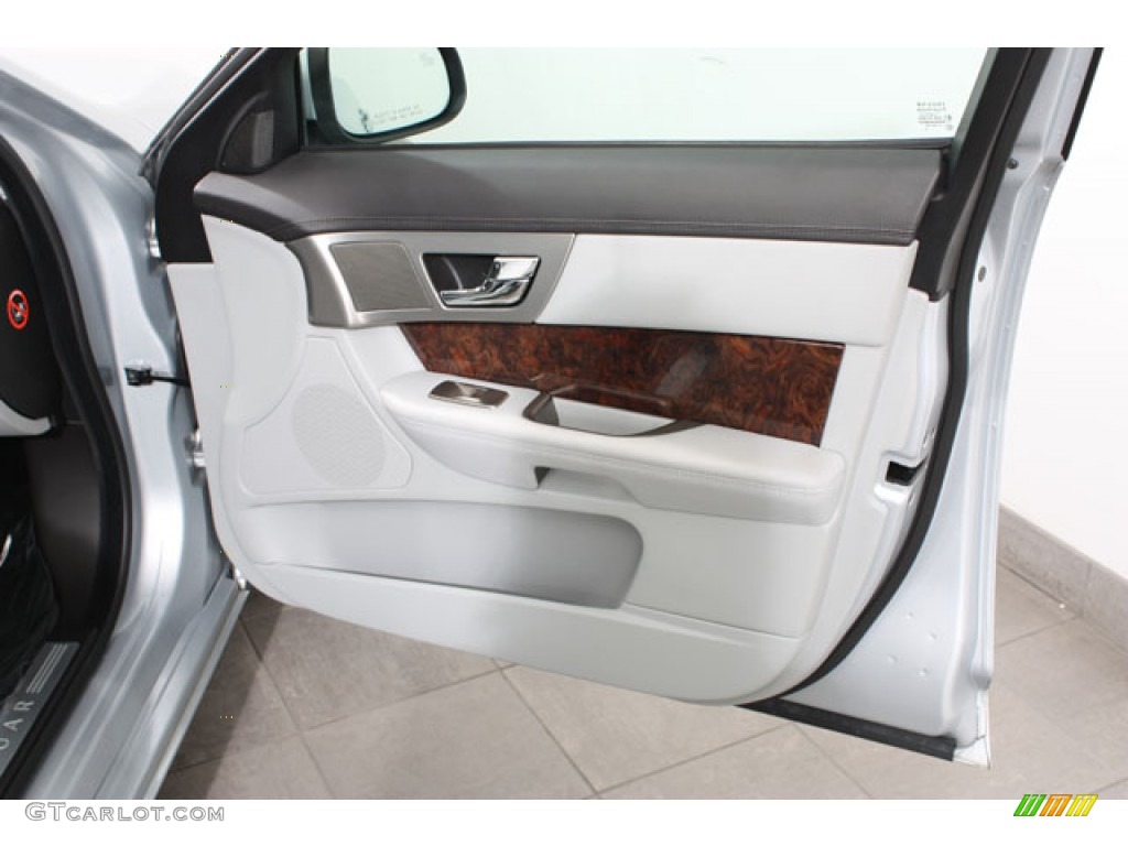 2009 Jaguar XF Luxury Dove/Charcoal Door Panel Photo #63354134