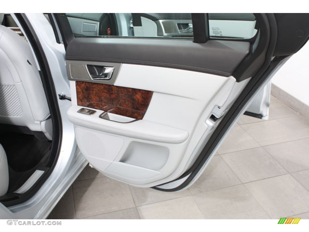 2009 Jaguar XF Luxury Dove/Charcoal Door Panel Photo #63354143