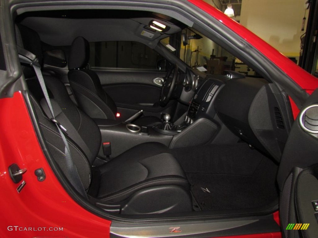 Black Cloth Interior 2010 Nissan 370Z Sport Coupe Photo #63356575