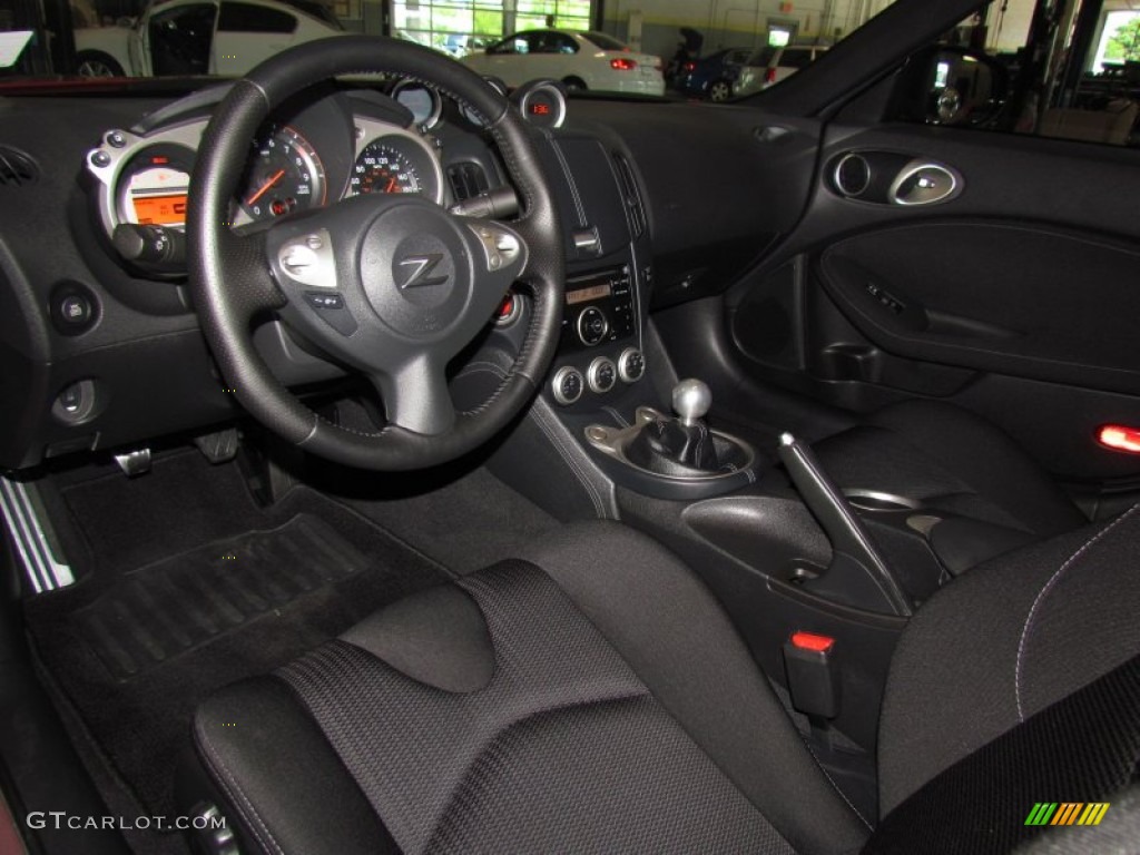 Black Cloth Interior 2010 Nissan 370Z Sport Coupe Photo #63356596