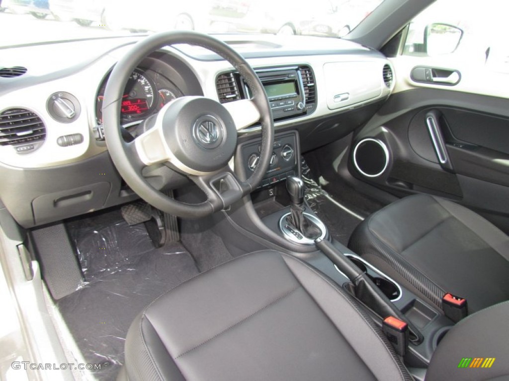 Titan Black Interior 2012 Volkswagen Beetle 2.5L Photo #63357587