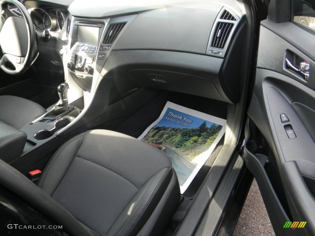 2011 Sonata SE - Midnight Black / Black photo #13