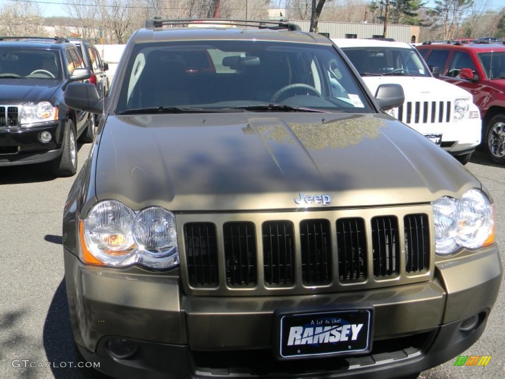 2008 Grand Cherokee Laredo 4x4 - Olive Green Metallic / Dark Slate Gray photo #2