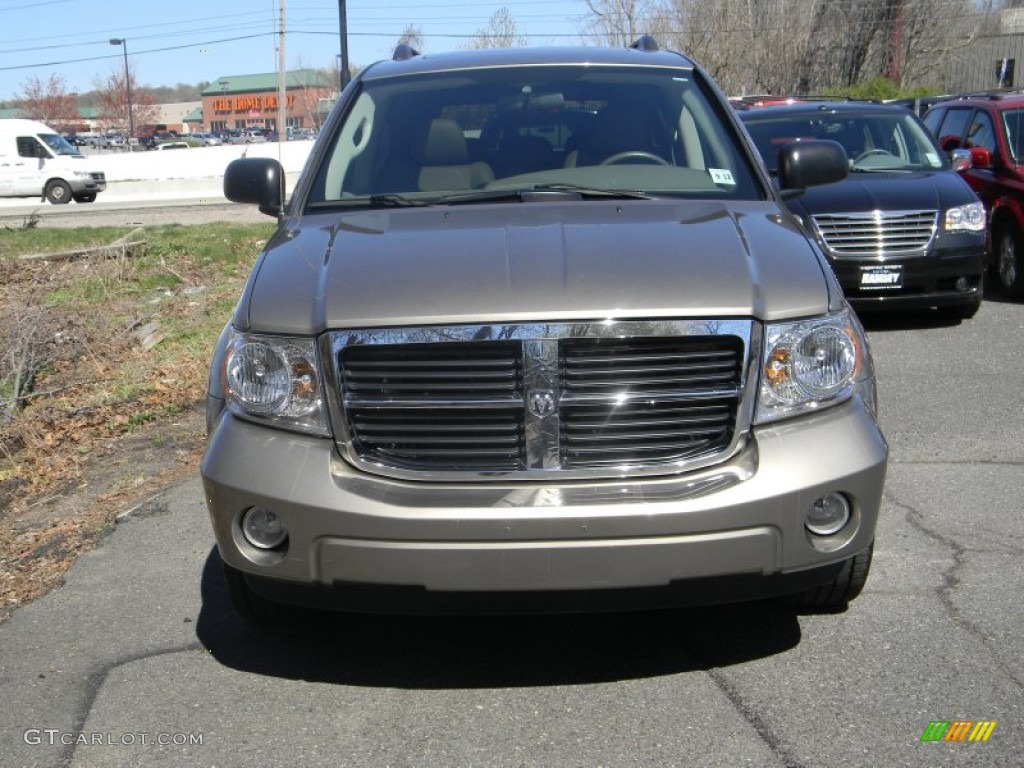 2007 Durango SLT 4x4 - Light Khaki Metallic / Khaki Two-Tone photo #3